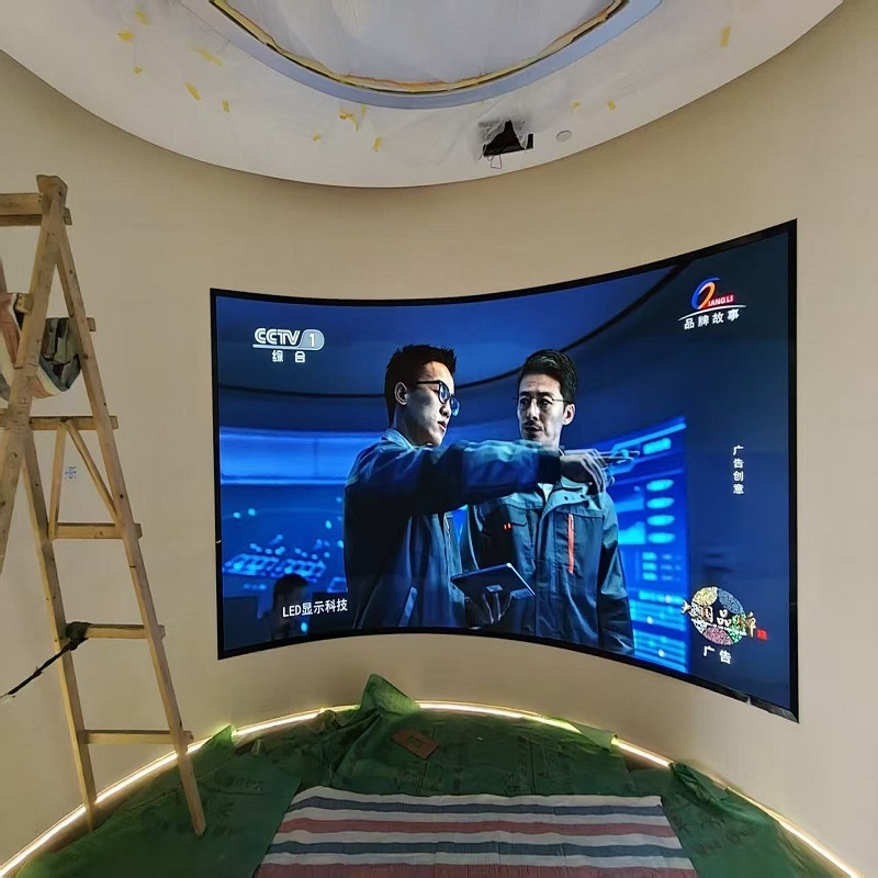 重庆市两江新区龙头寺某展厅弧形R2高清LED显示屏（三）